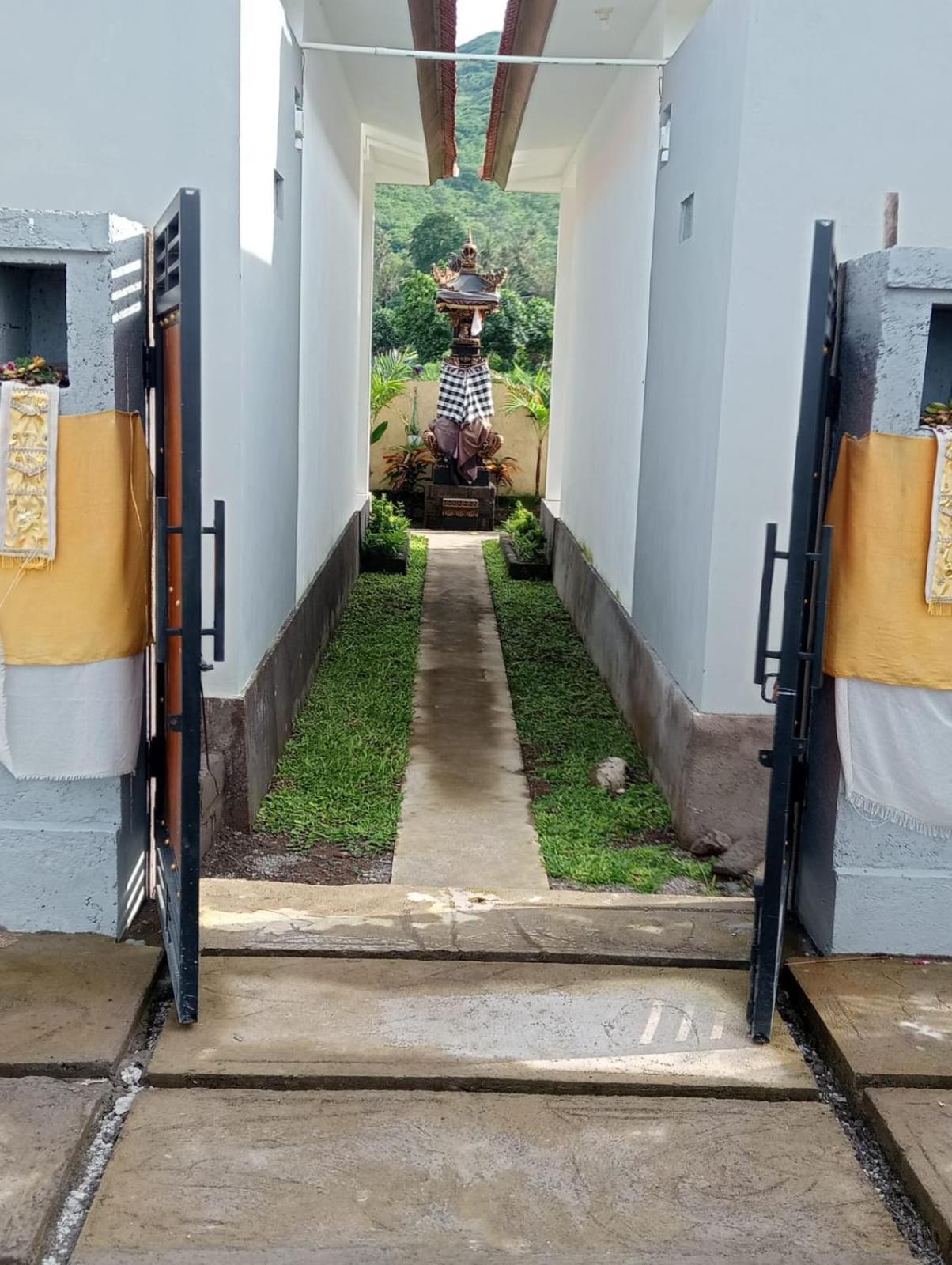 Amed Yudhadewata Hotel Kültér fotó